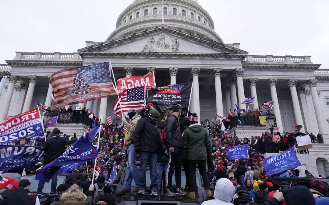 Anti-Tump Protesters Block Road – Patriotic Driver Says HELL NO