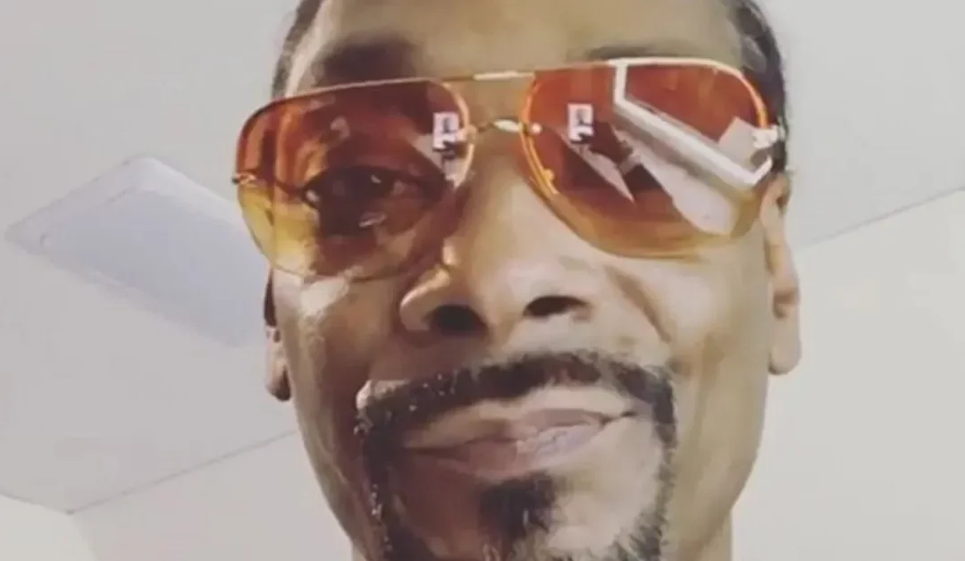 Snoop Dogg THREATENS Singers Performing At Trump Inauguration